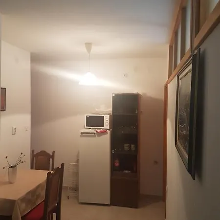 With A Parking Space - 15501